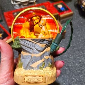 Hallmark Keepsake Ornament The Lion King "The Circle of Life" animated